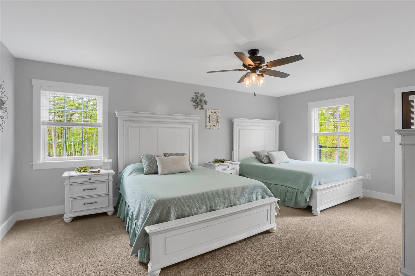 Queen bedroom